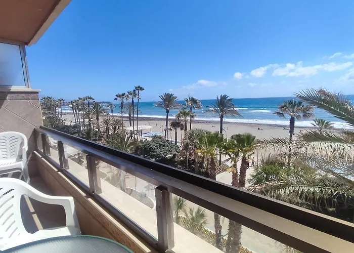 Estepona, apartamento en primera linea de playa